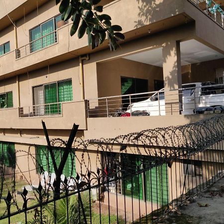 The Travelers Den Hotel Islamabad Esterno foto