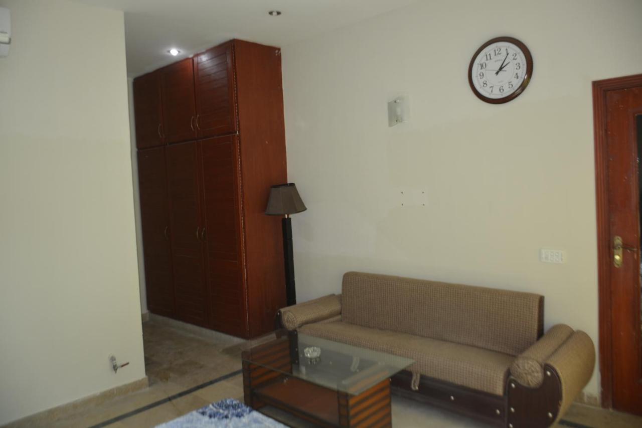 The Travelers Den Hotel Islamabad Esterno foto