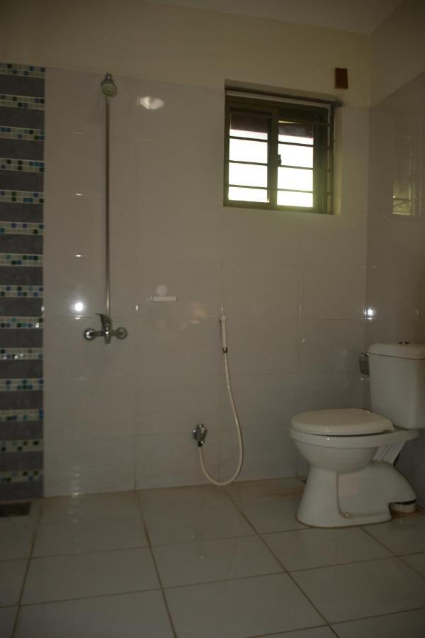 The Travelers Den Hotel Islamabad Esterno foto