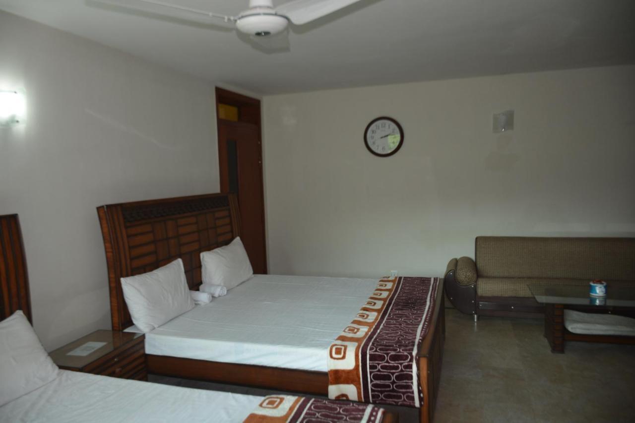 The Travelers Den Hotel Islamabad Esterno foto