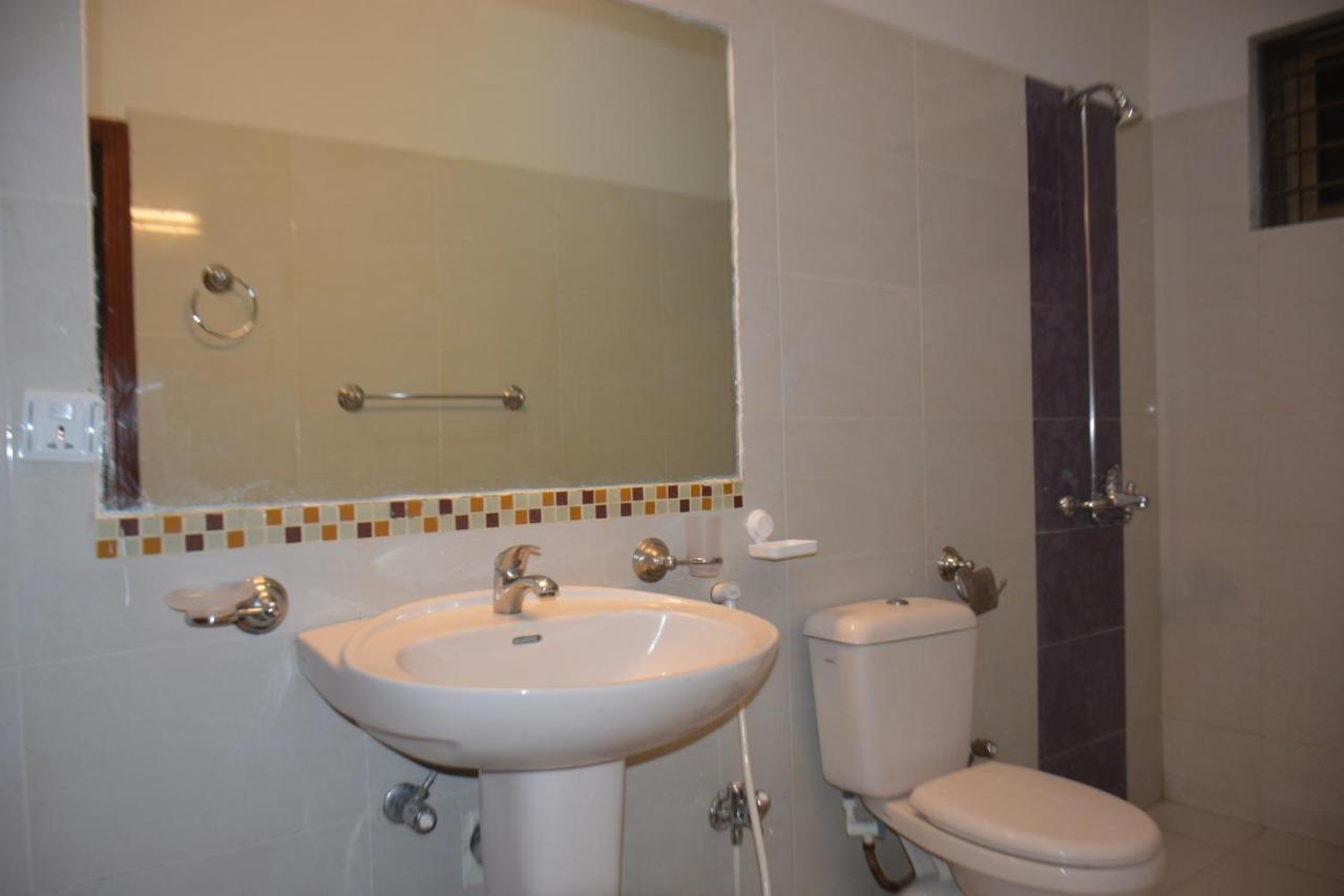The Travelers Den Hotel Islamabad Esterno foto