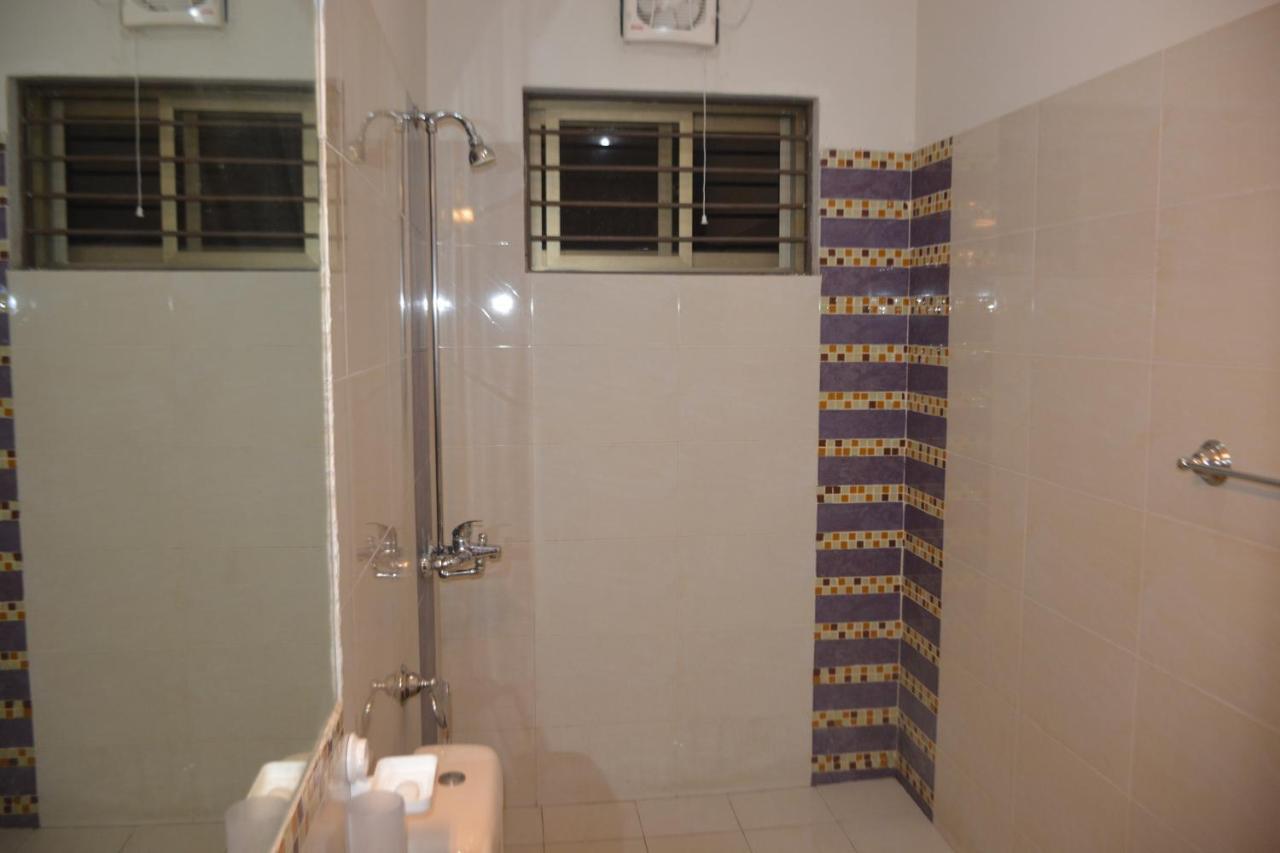 The Travelers Den Hotel Islamabad Esterno foto