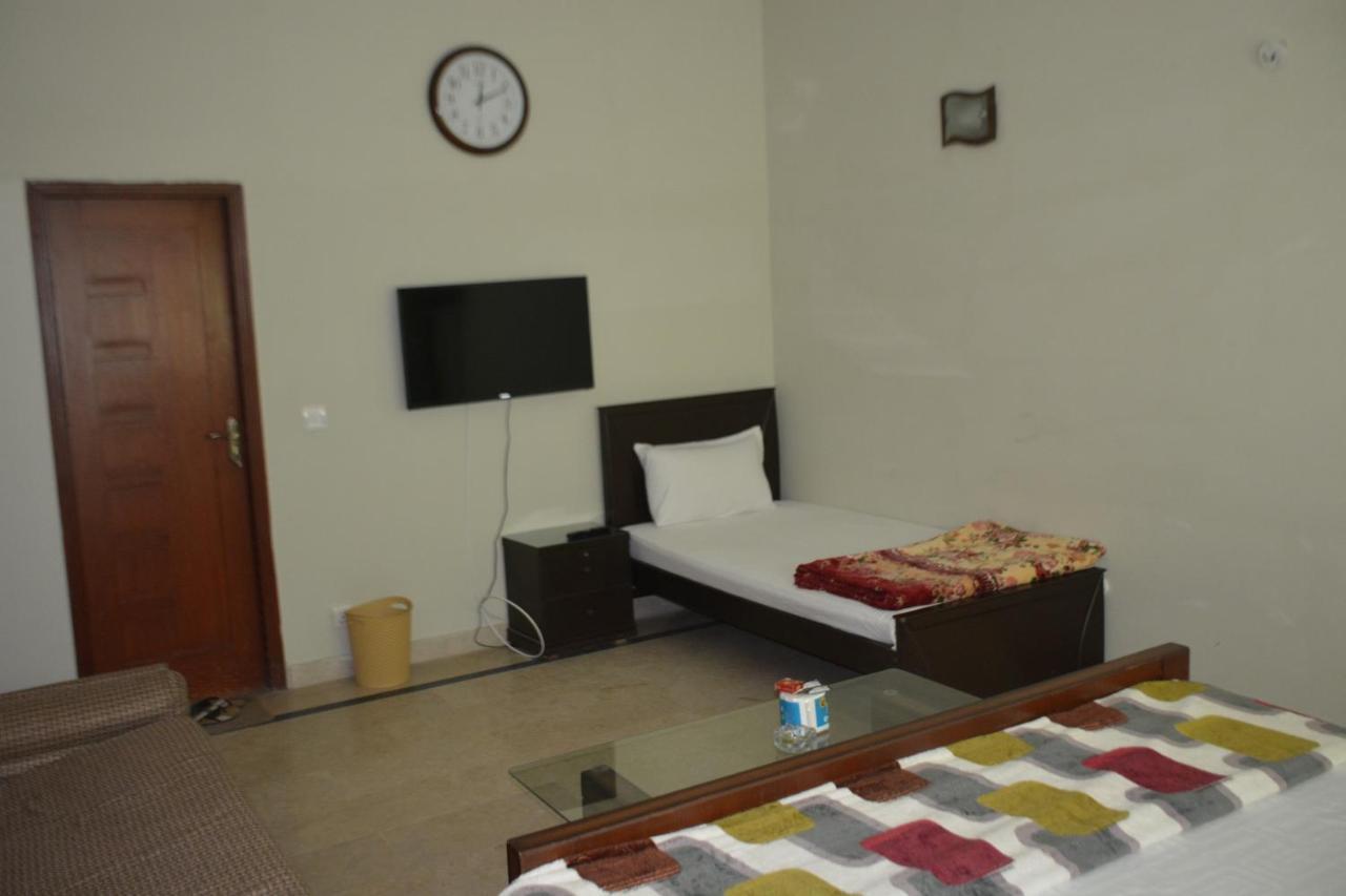 The Travelers Den Hotel Islamabad Esterno foto