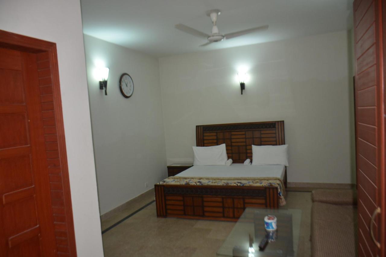 The Travelers Den Hotel Islamabad Esterno foto