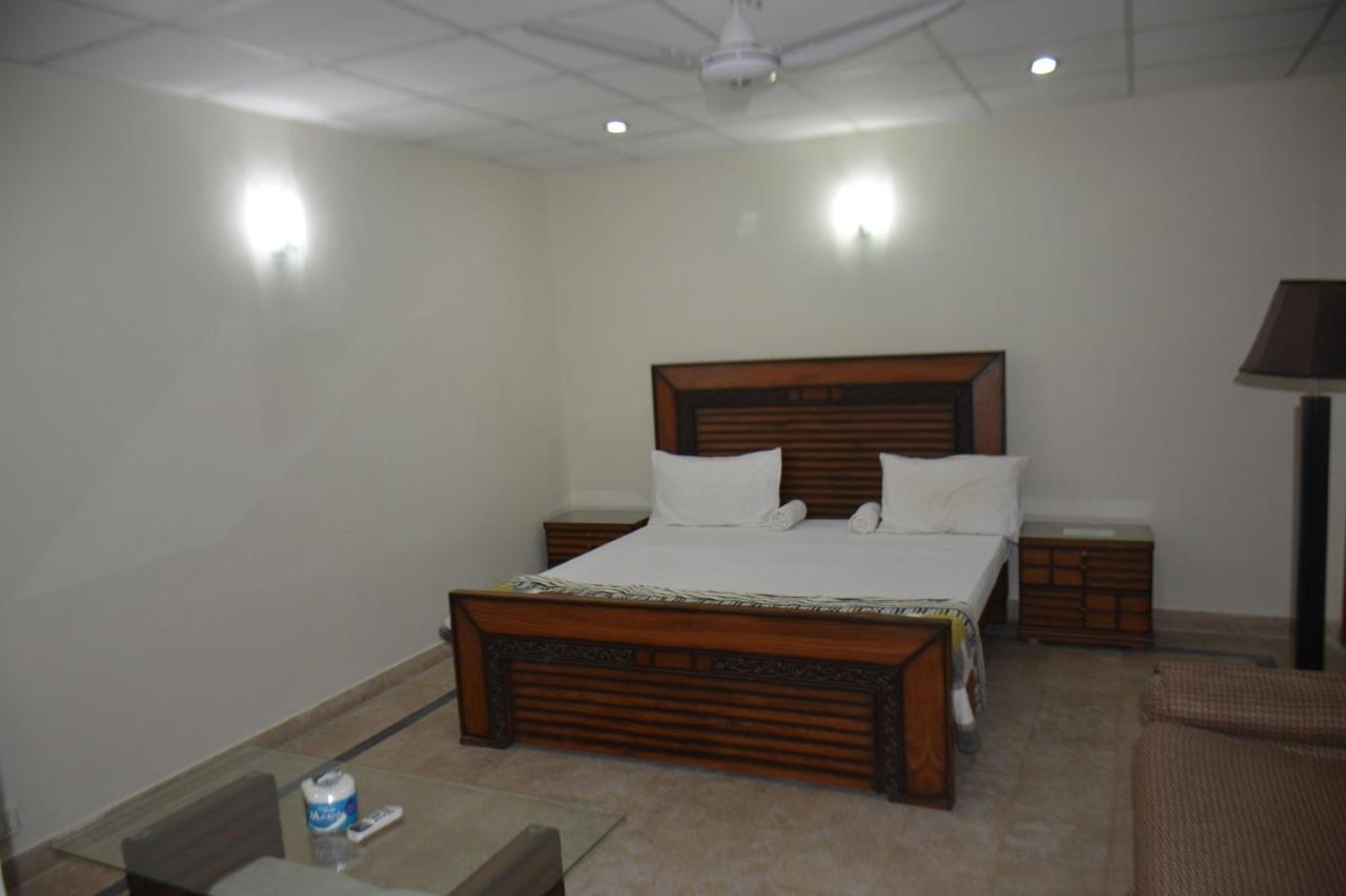 The Travelers Den Hotel Islamabad Esterno foto